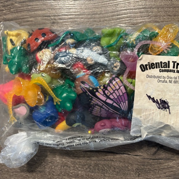 Vintage Oriental Trading Co. Finger Pupped Lot (50 CT) - Picture 6 of 6